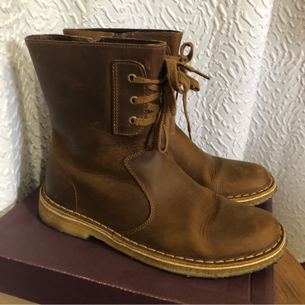 Women’s brown boots